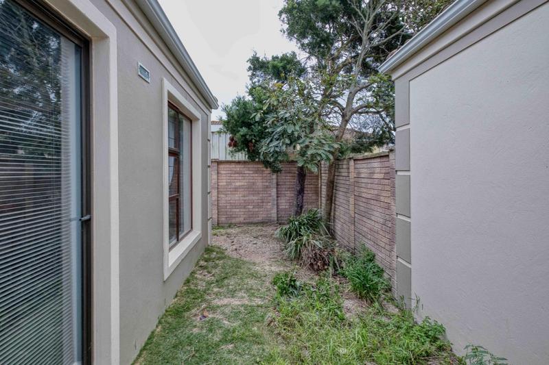 5 Bedroom Property for Sale in Port Elizabeth Eastern Cape